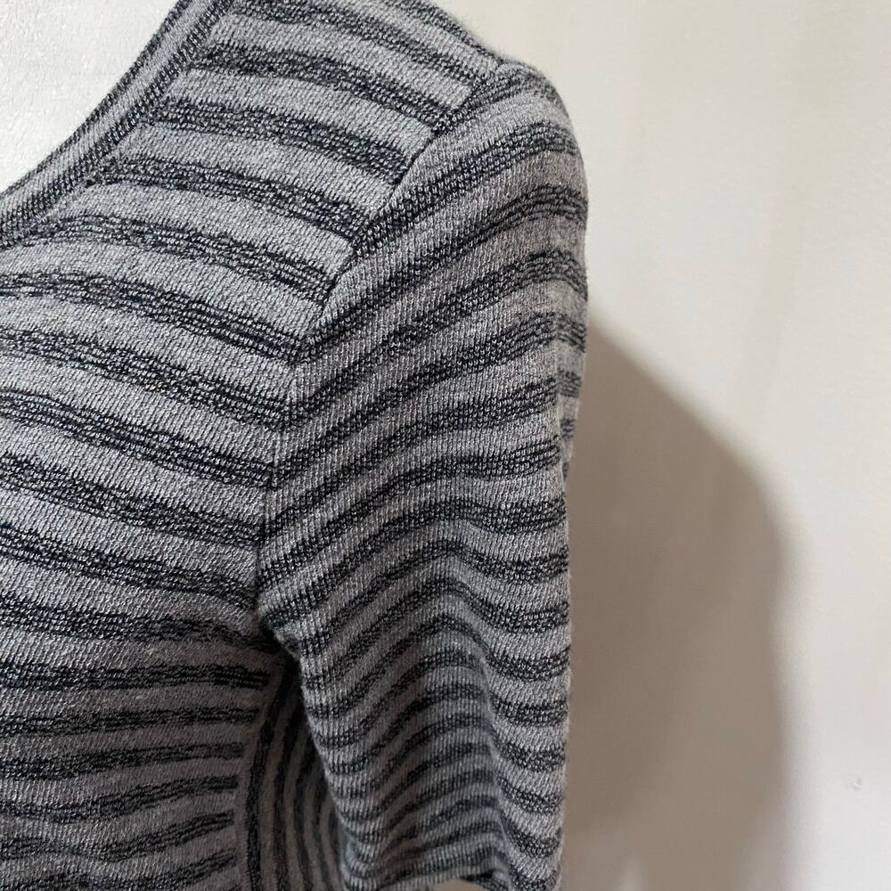 Paraphrase Grey Striped Knit Dress Size Small Short Sleeve Stretch Knit - Picture 3 of 6